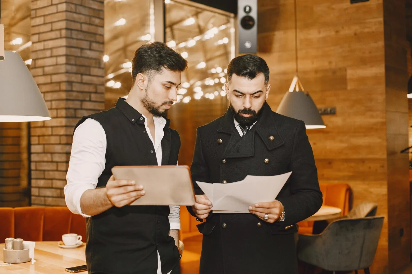 What Hotel Managers Need to Know About Interpreting Equipment